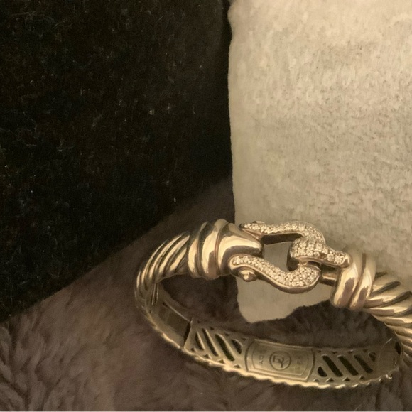 David Yurman Buckle Bracelet w/Pave Diamonds - Picture 5 of 8